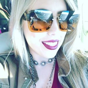 Meet your Posher, Haley